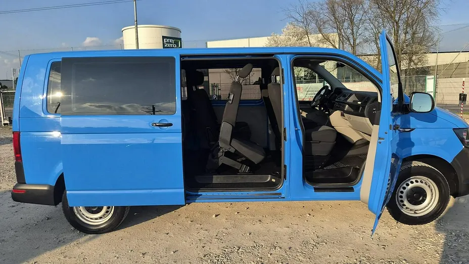 VOLKSWAGEN Transporter -