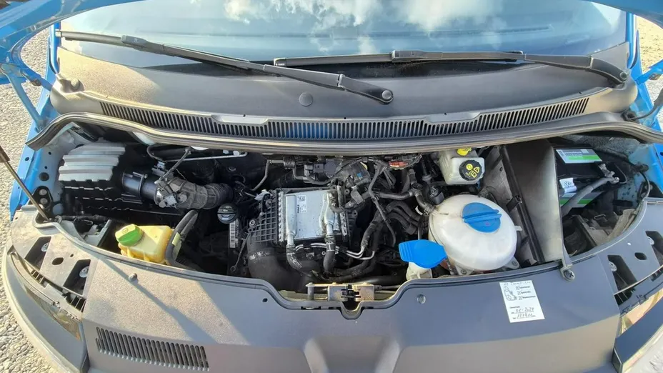 VOLKSWAGEN Transporter -