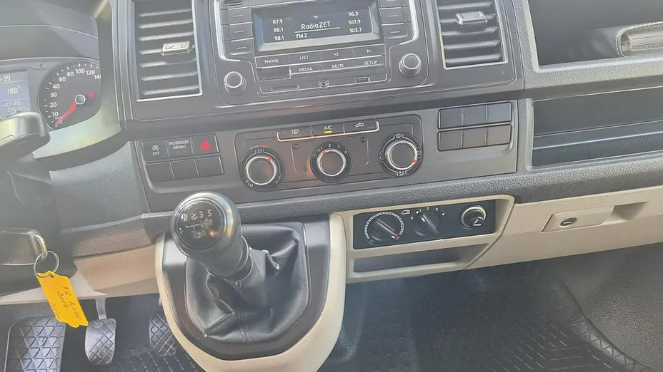 VOLKSWAGEN Transporter -
