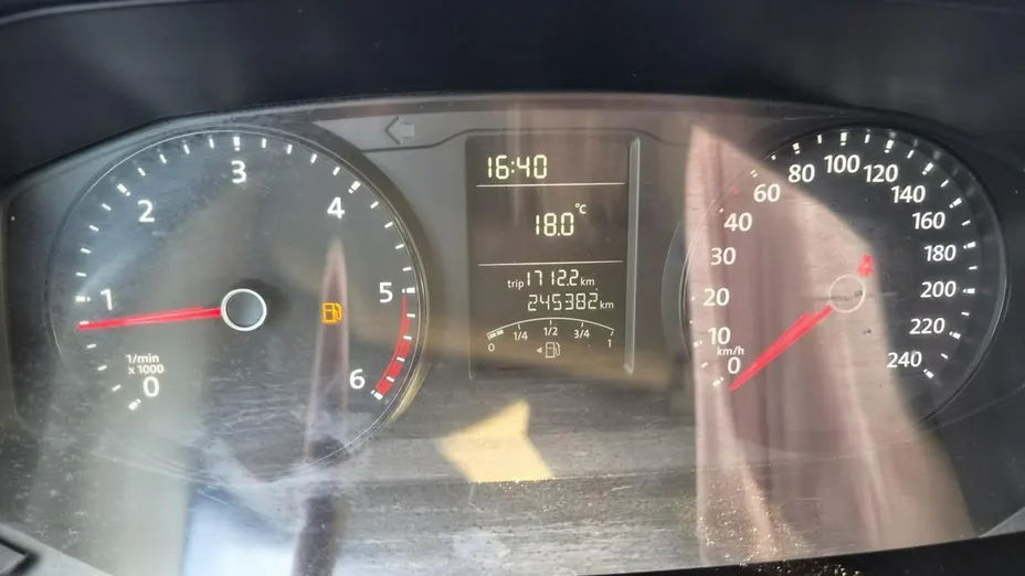 VOLKSWAGEN Transporter -