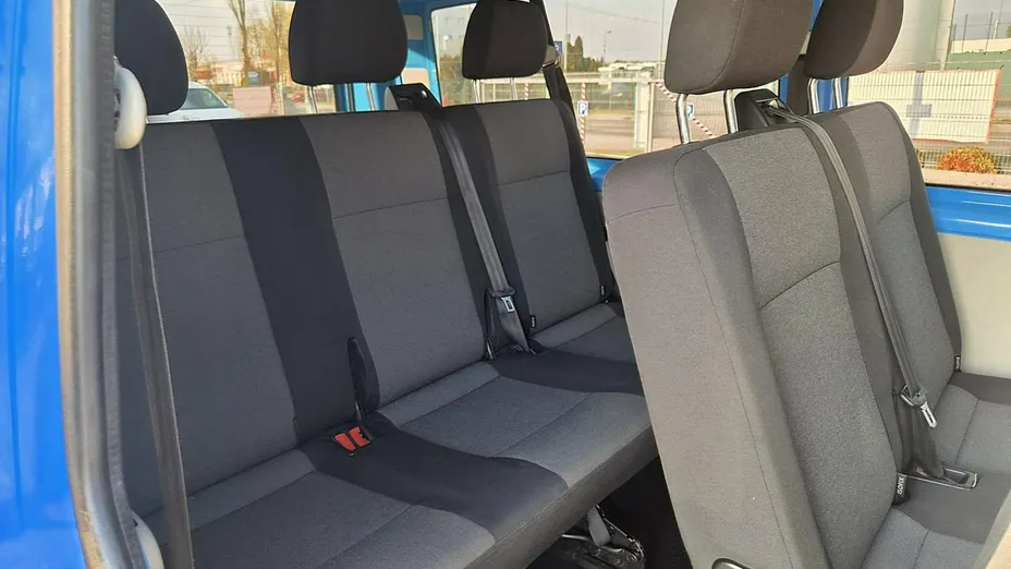 VOLKSWAGEN Transporter -
