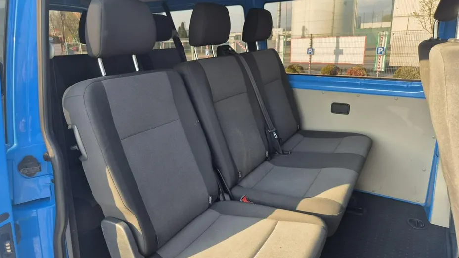 VOLKSWAGEN Transporter -