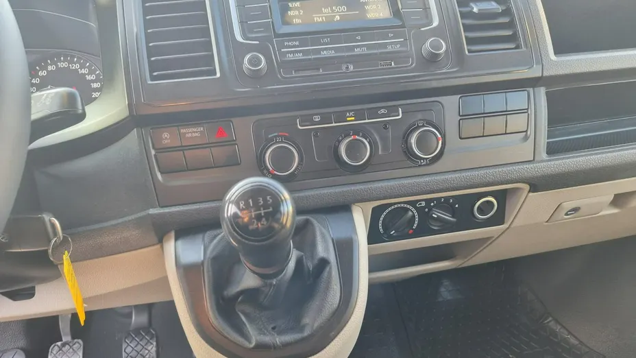 VOLKSWAGEN Transporter -