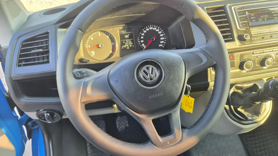 VOLKSWAGEN Transporter -