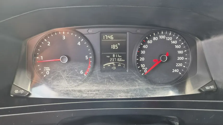 VOLKSWAGEN Transporter -