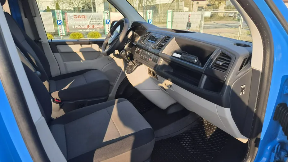 VOLKSWAGEN Transporter -