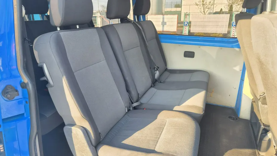VOLKSWAGEN Transporter -