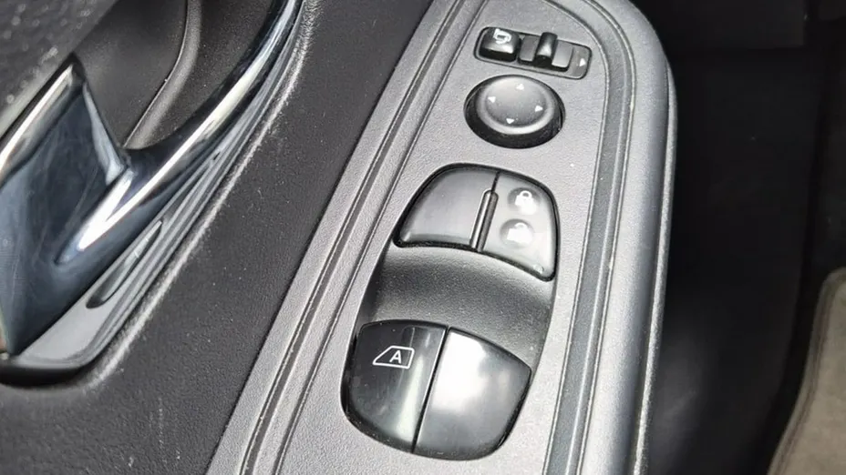 NISSAN Micra -
