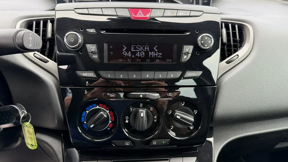 LANCIA Ypsilon -