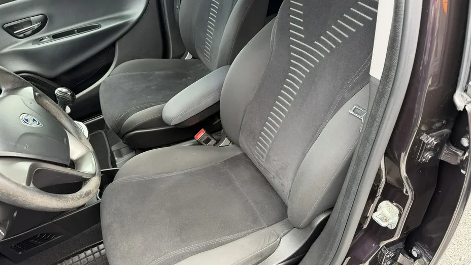 LANCIA Ypsilon -