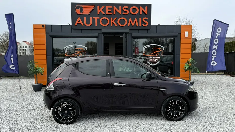 LANCIA Ypsilon -