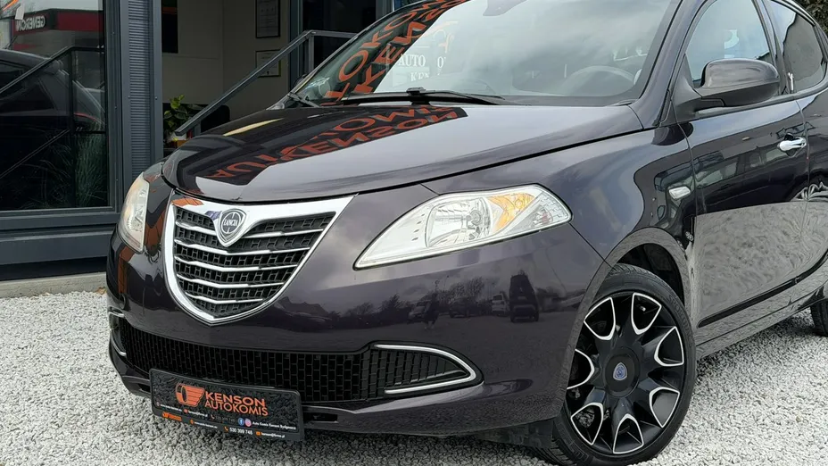LANCIA Ypsilon -