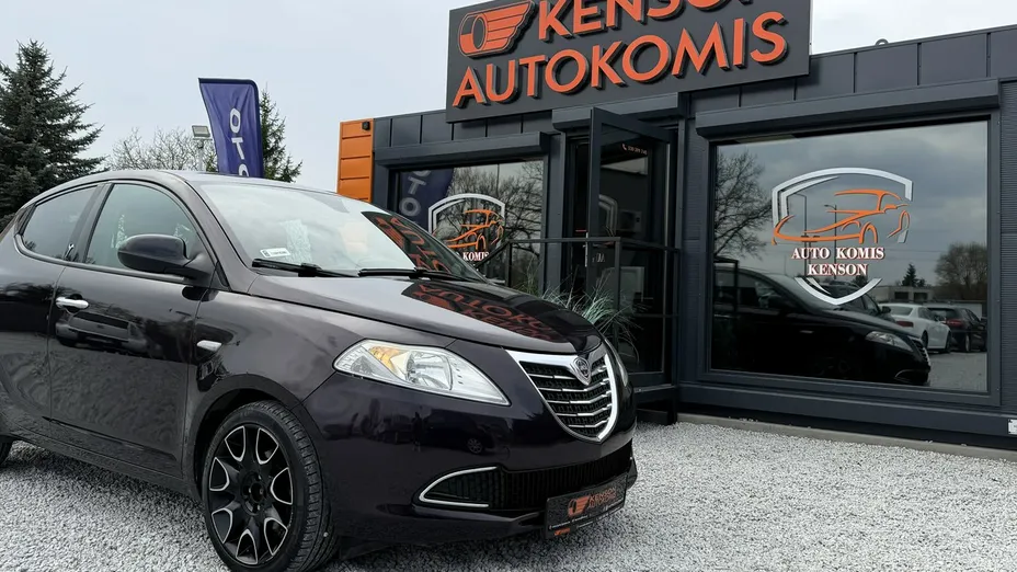LANCIA Ypsilon -