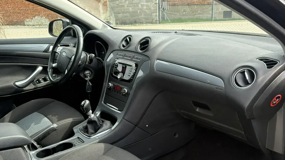 FORD Mondeo -