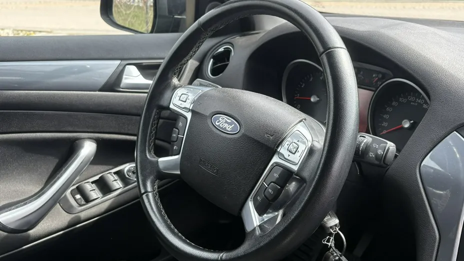 FORD Mondeo -