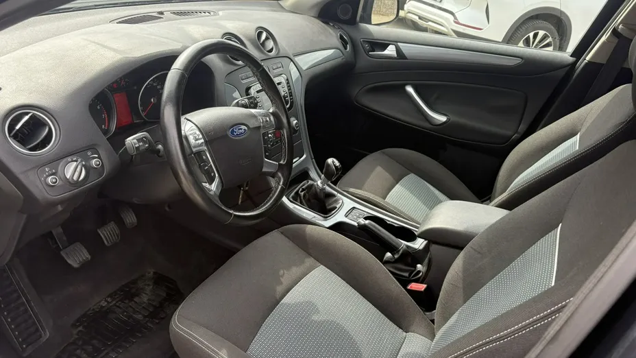 FORD Mondeo -