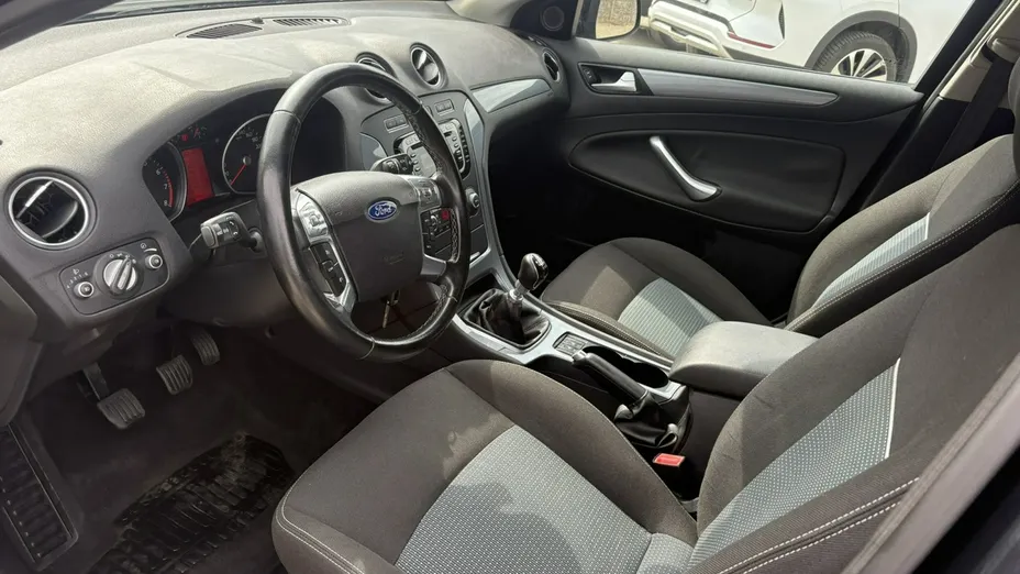 FORD Mondeo -