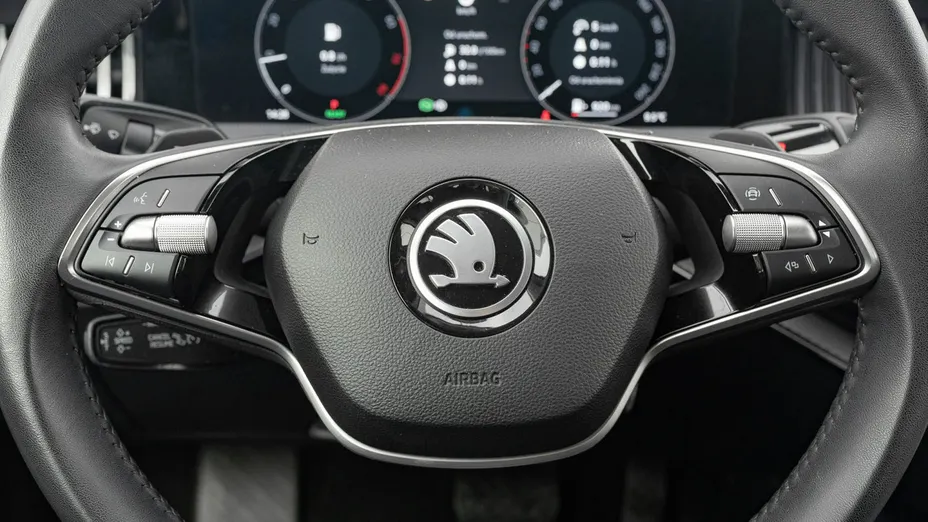 SKODA Superb -