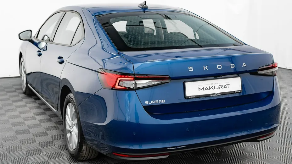 SKODA Superb -