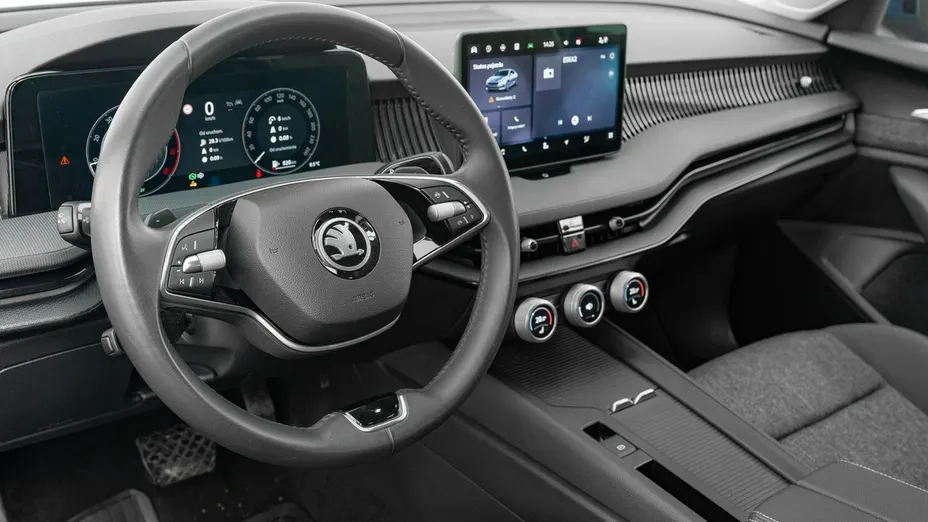 SKODA Superb -
