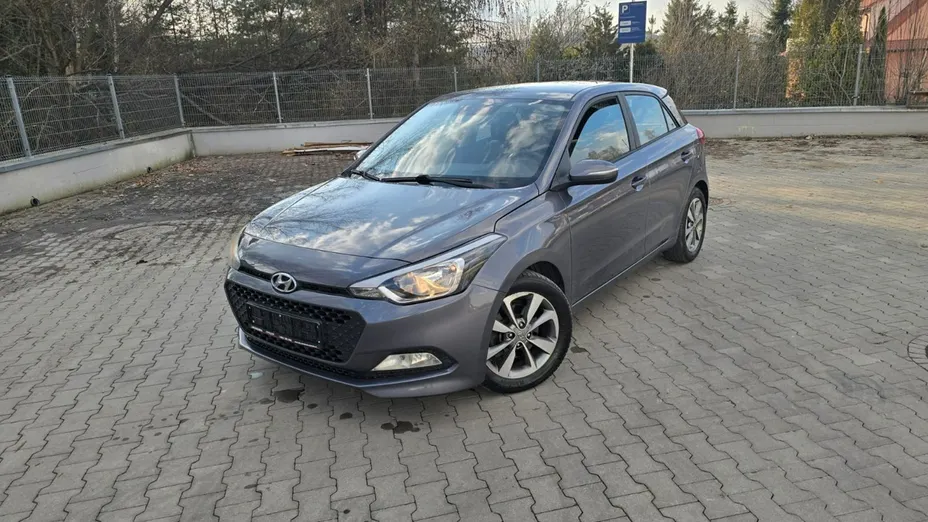 HYUNDAI i20 -