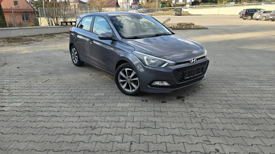 HYUNDAI i20 -