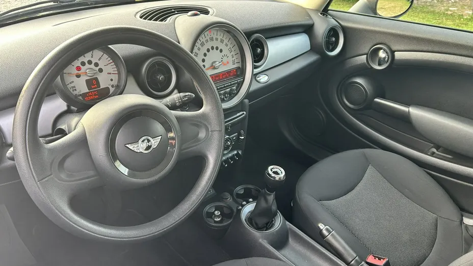 MINI Cooper -