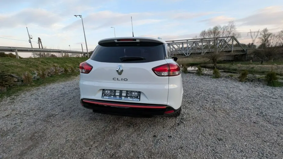 RENAULT Clio -