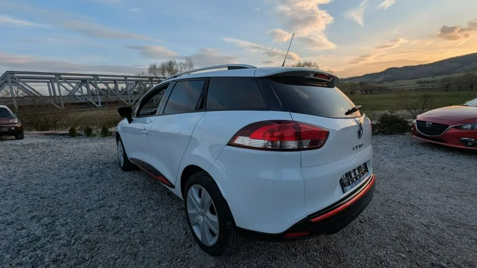 RENAULT Clio -