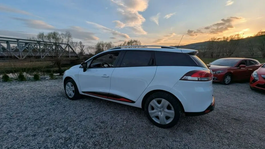 RENAULT Clio -