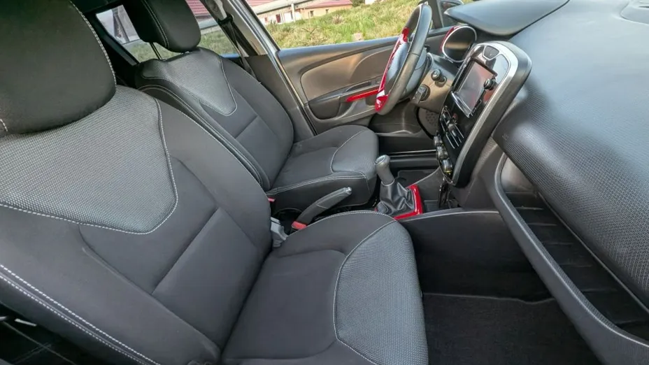 RENAULT Clio -
