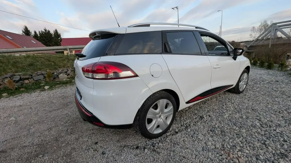 RENAULT Clio -