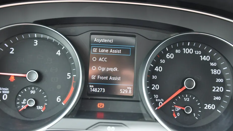 VOLKSWAGEN Passat -