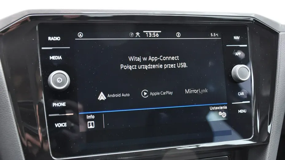 VOLKSWAGEN Passat -