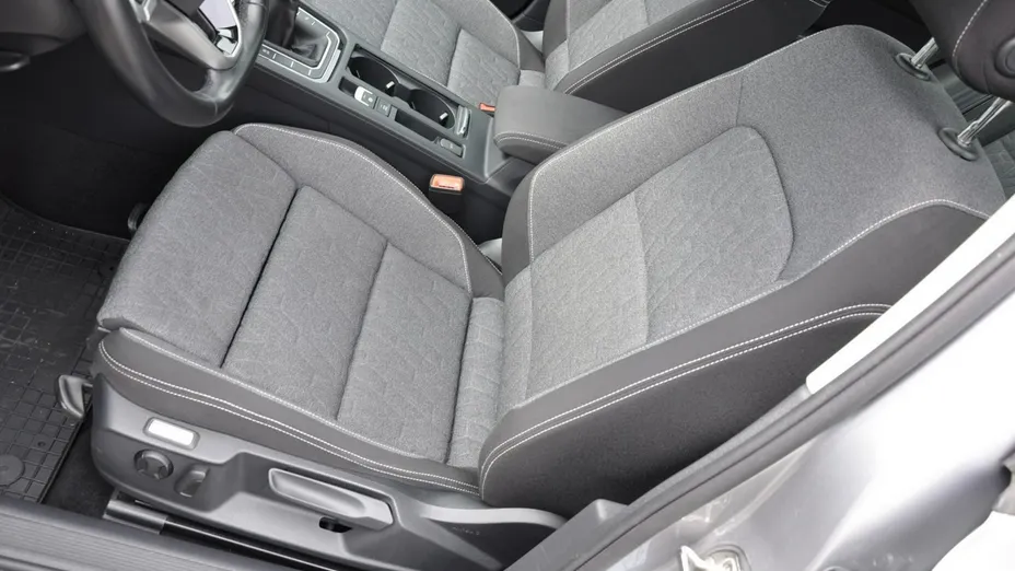 VOLKSWAGEN Passat -