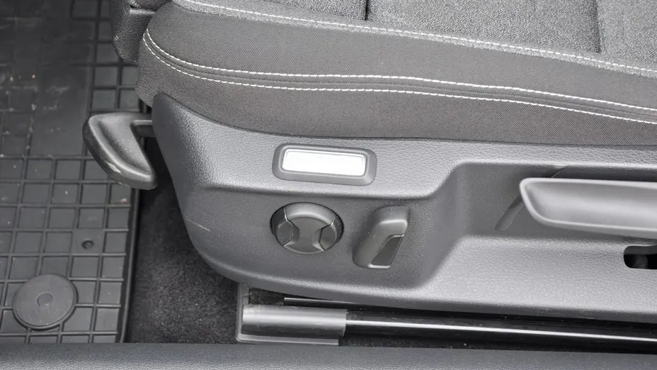 VOLKSWAGEN Passat -