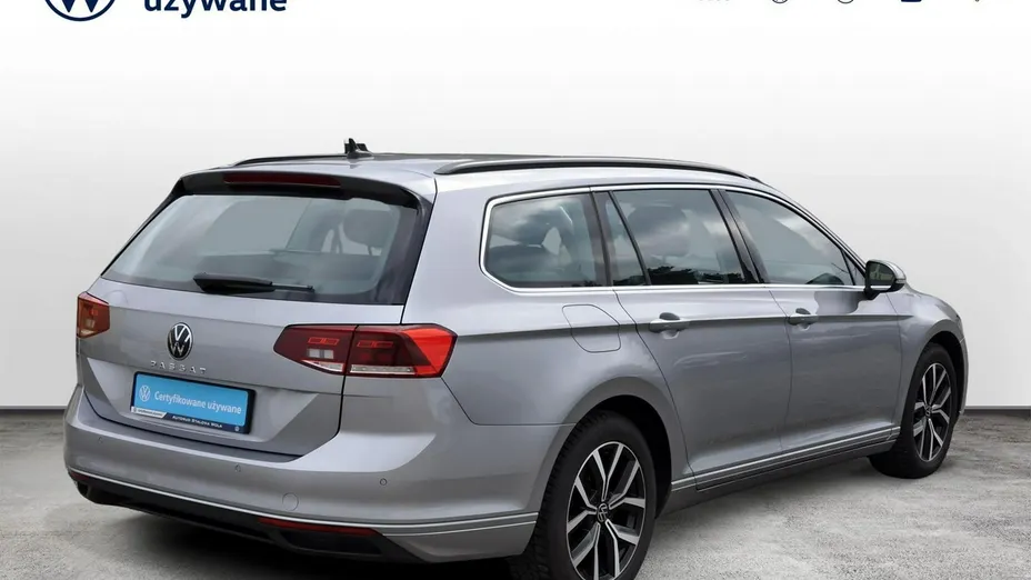 VOLKSWAGEN Passat -