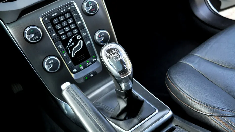 VOLVO V40 Cross Country -