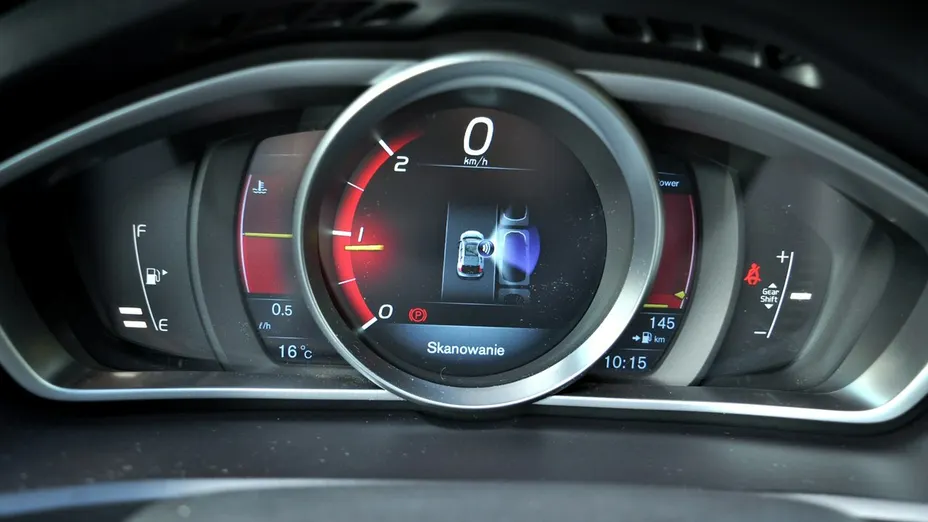 VOLVO V40 Cross Country -
