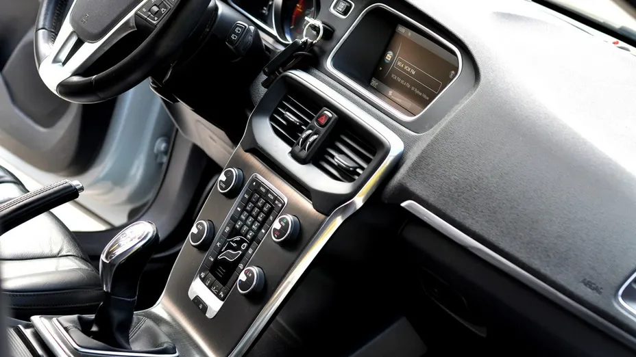 VOLVO V40 Cross Country -