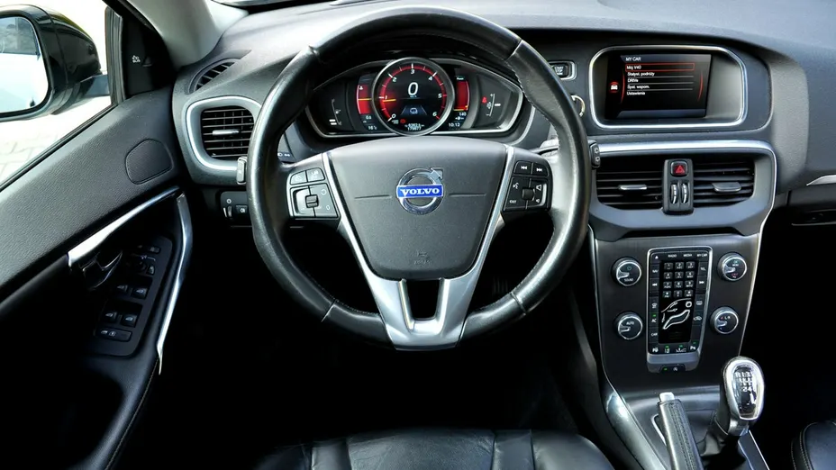 VOLVO V40 Cross Country -