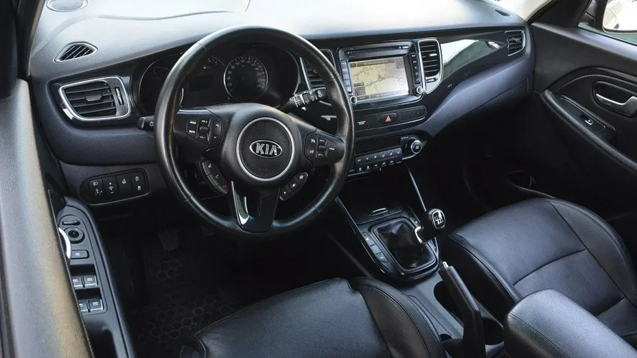 KIA Carens -