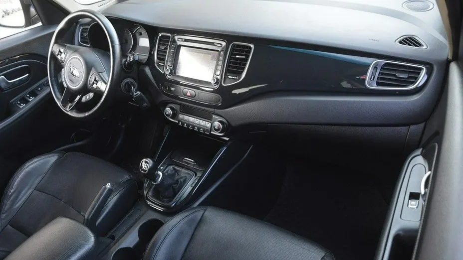 KIA Carens -