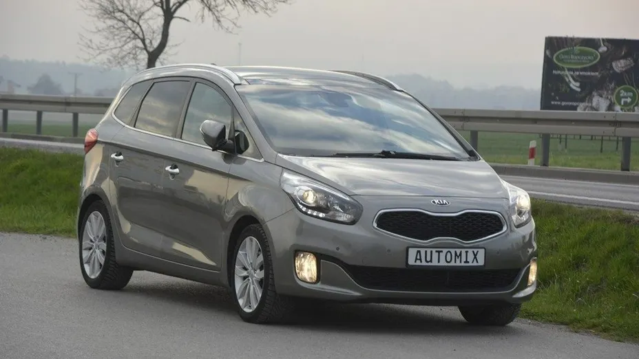 KIA Carens -