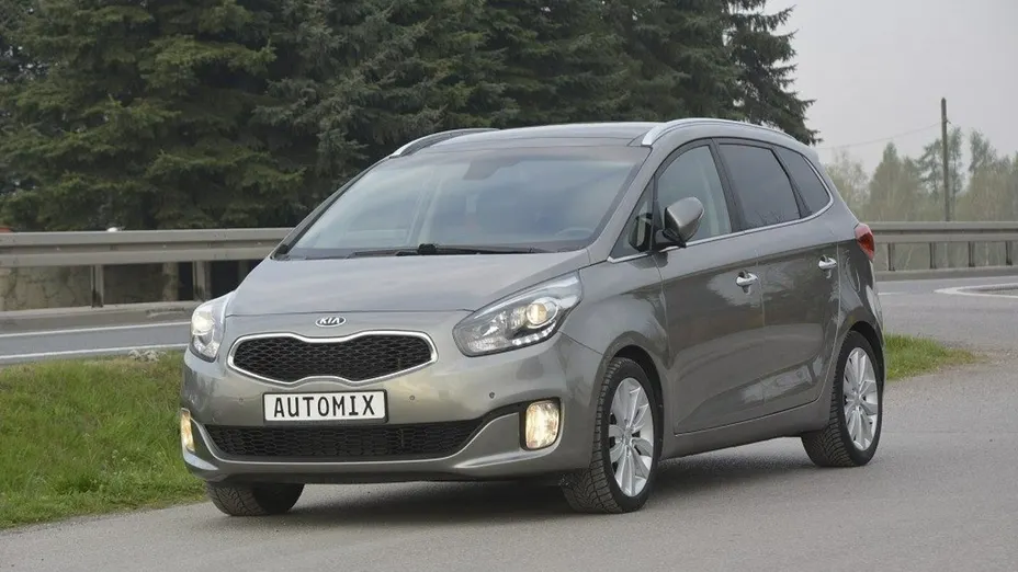 KIA Carens -