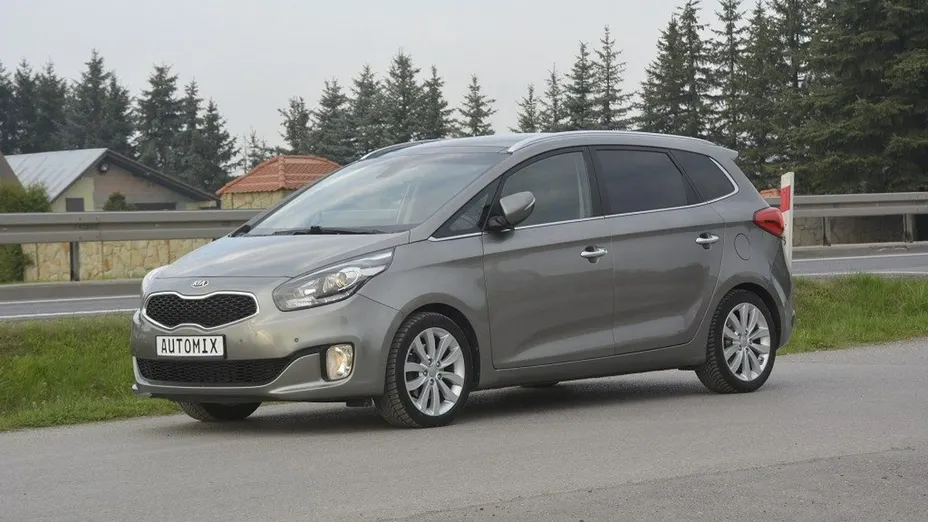 KIA Carens -
