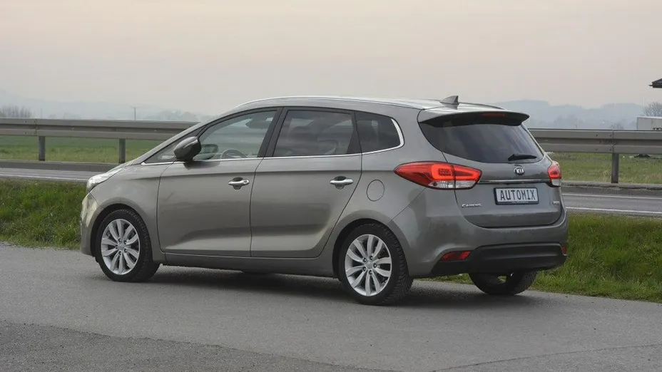 KIA Carens -