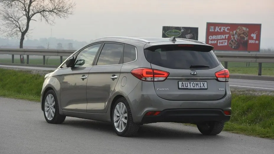 KIA Carens -