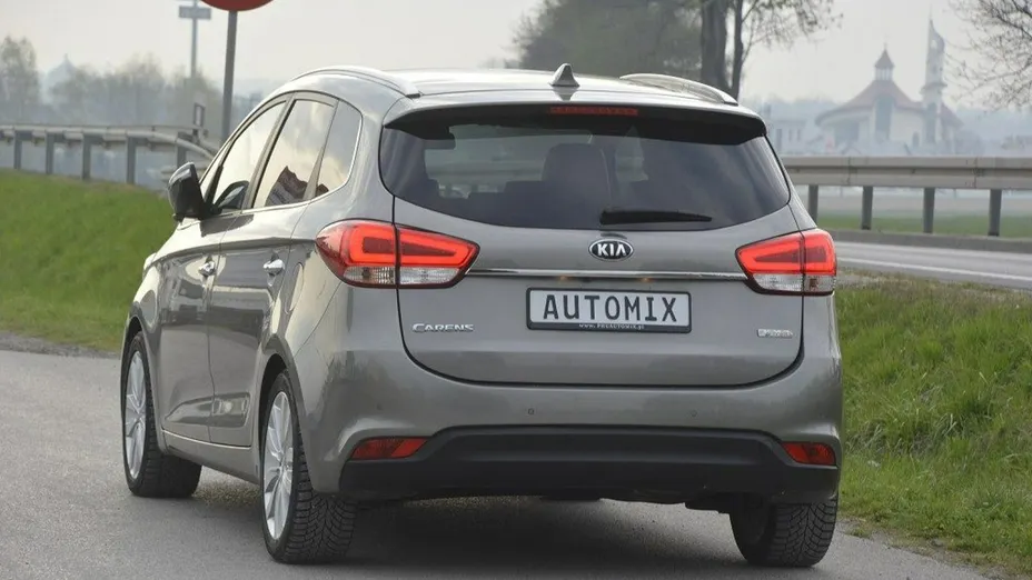 KIA Carens -