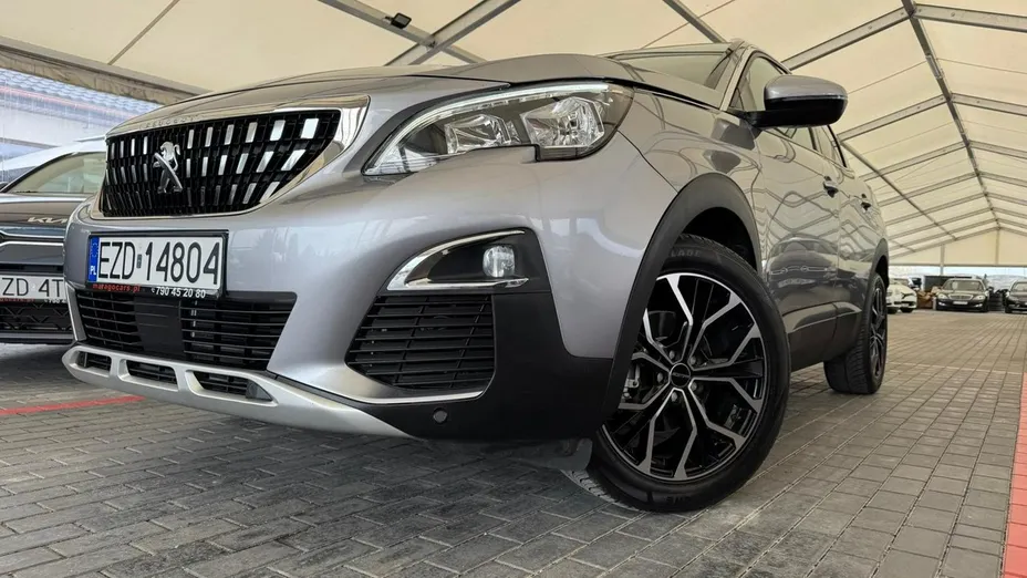 PEUGEOT 3008 -